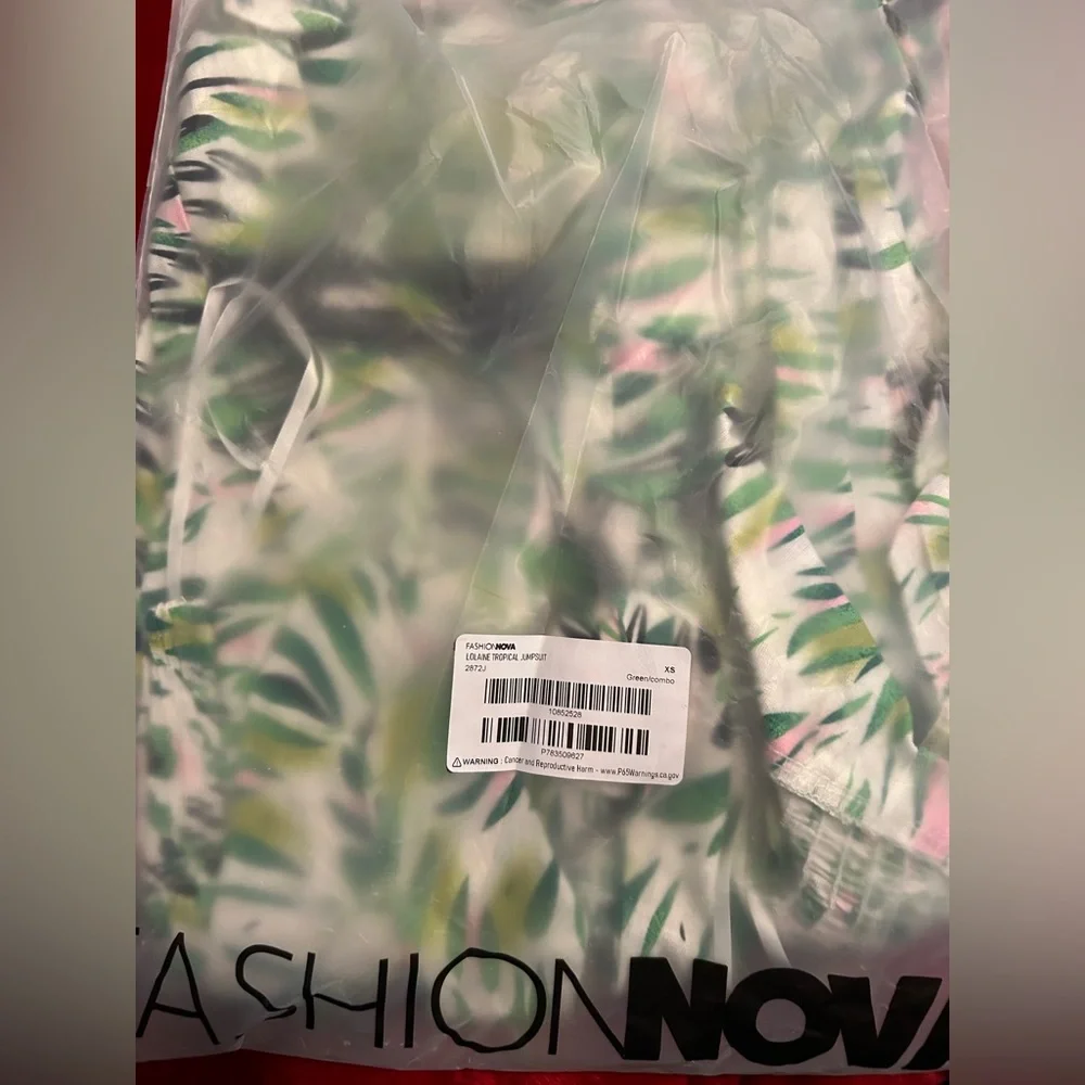 Fashion Nova Tropical Jumpsuit-Green/Combo-Size XS NWT🌴